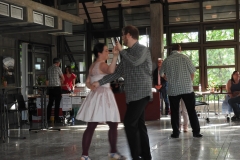 Die beiden tanzen in der Tanzschule Wolf - das sieht man