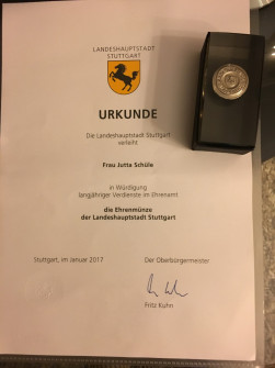 Im Januar 2017 wurde der Gründerin des Projektes Jutta Schüle die Ehrenmünze der Landeshauptstadt Stuttgart verliehen.2017-01-23 21.57.11