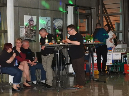 Die Helfer haben Pause.... gute Gespräche sind garantiert